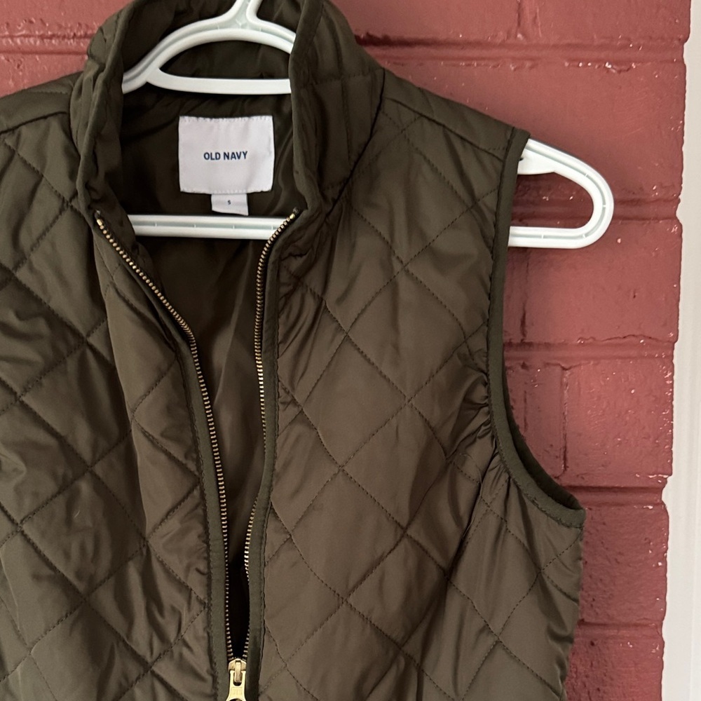 Old Navy Olive Quilted Zip-Front Vest with Gold Hardware - Picture 3 of 6